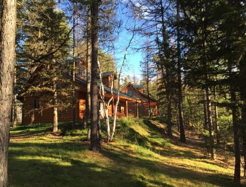 Highlander Cabin | Front View