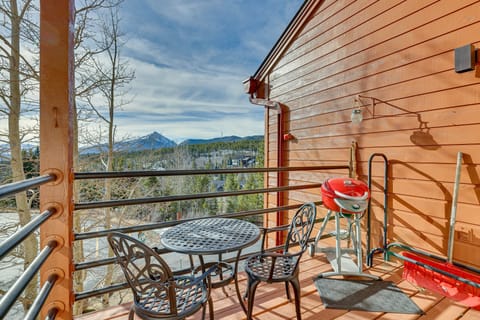 Silverthorne Vacation Rental | 2BR | 2BA | 880 Sq Ft | Stairs Required