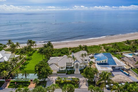 Large oceanfront estate, short distance to upscale restaurants  and entertainment