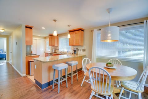 Gig Harbor Vacation Rental | 2BR | 1BA | 1,294 Sq Ft | Step-Free Entry