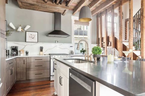 Kitchen #1: Fully stocked with everything you need