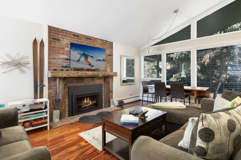 Condo, 3 Bedrooms | Living area | Smart TV