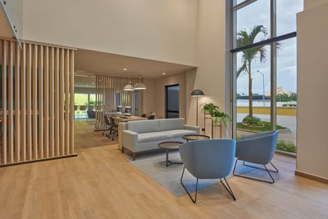 Lobby lounge