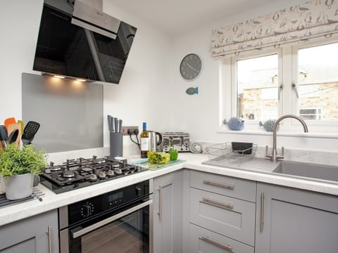 Kitchen | 6 Camelside, Wadebridge
