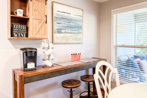 Coffee, Wine & Breakfast Bar