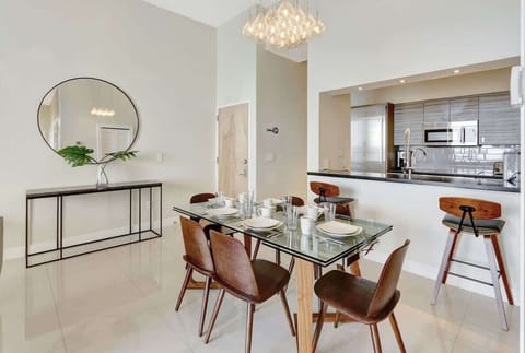 Elegance in Every Seat: A Beautiful Dining Area for Six