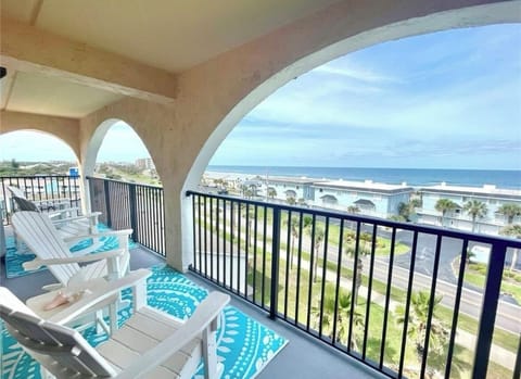 Corner unit balcony 