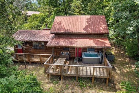 Rear View at beary good time a 1 bedroom cabin rental located in pigeon forge