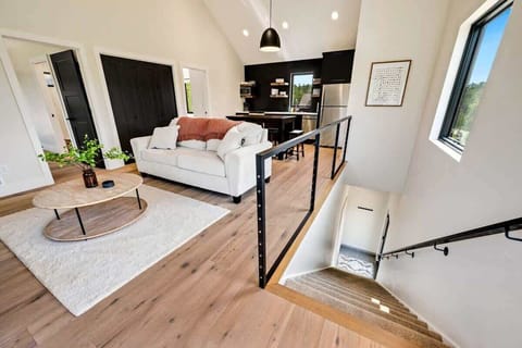 Designed with the details in mind, the Nordica Loft showcases contemporary sophistication, harmoniously combining style and comfort. 