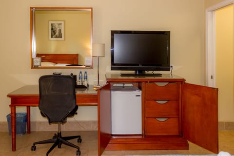 2 double Beds Deluxe Poolside | Room amenity