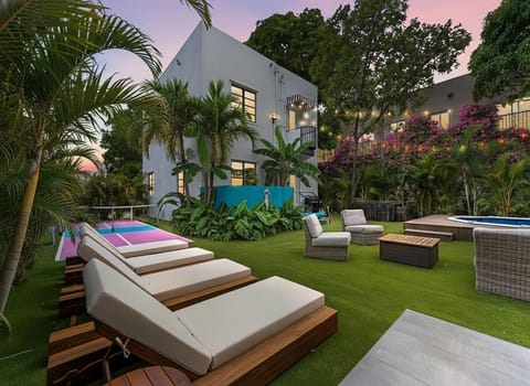 Welcome to Villa mi Amor. Around the corner from Calle Ocho