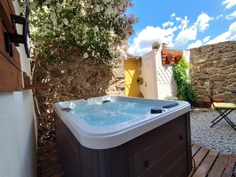 Jacuzzi exterior