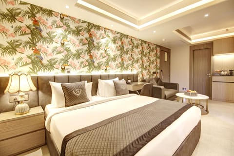 Deluxe Double Room | Egyptian cotton sheets, premium bedding, pillowtop beds, in-room safe