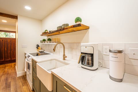 "Very clean and nicely equipped kitchen." -Denise Aug2024