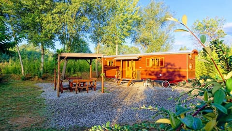 Meriva - Roulotte insolite 4-5 personnes (01)