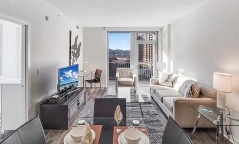 South Arlington Arlington 1 Bedroom with Balcony Dining Room