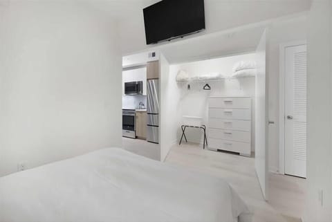 Noma Washington 1 Bedroom Bedroom 1 Closet