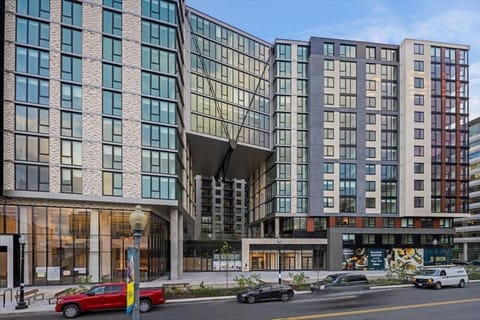 Noma Washington 1 Bedroom Deluxe Building Exterior