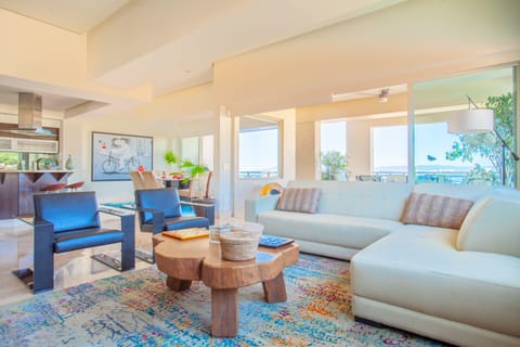Condo - Image 2