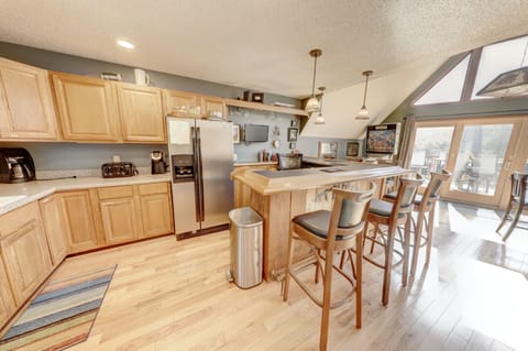 Bar Seating for 3 in Kitchen