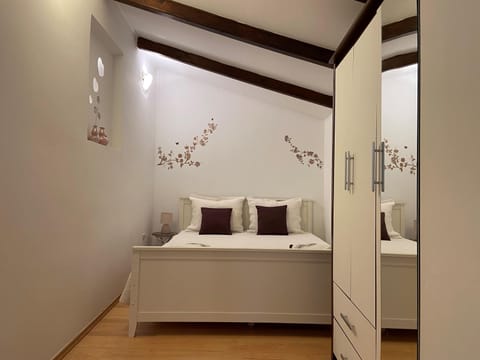 Apartment | 1 bedroom, iron/ironing board, free WiFi, bed sheets