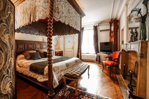 Luxury Apartment, 1 Bedroom, Courtyard View | 1 bedroom, free WiFi, bed sheets
