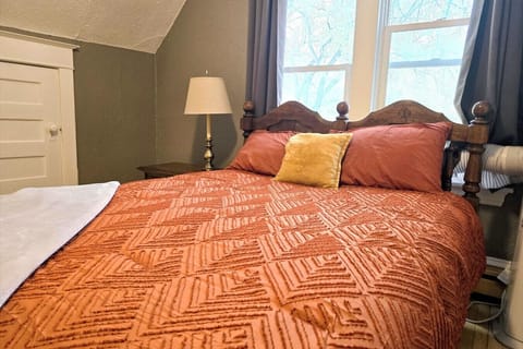 Second Floor Queen Bed