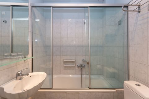 Free toiletries, hair dryer, towels