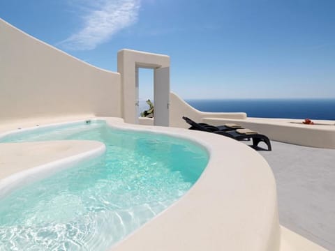 Honeymoon Suite, Jetted Tub | Terrace/patio