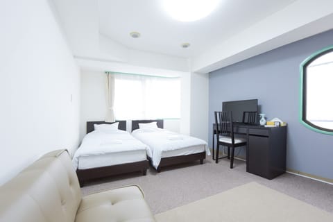 Bedroom (2 single beds/1 sofa bed)