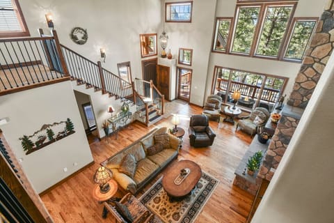 Welcome To Mountain Manor!  Spacious Mountain Home for the whole family!