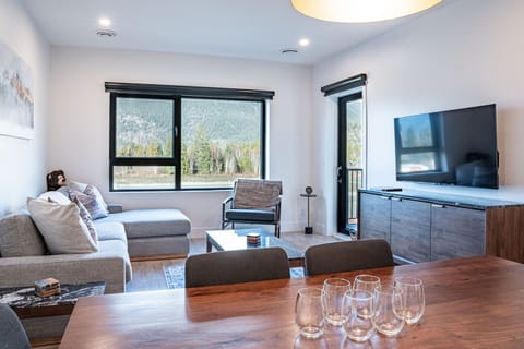 Condo, 2 Bedrooms | Living area | 40-inch flat-screen TV with cable channels