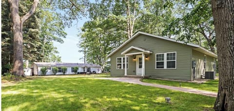 Serenity Lake Vista I + II is perfect for a large group!