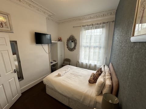 Standard Double Room | Laptop workspace, iron/ironing board, free WiFi, bed sheets