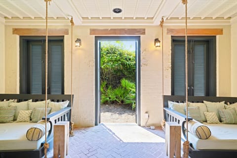 FRONT PORCH IN THE DUNES WITH BED SWINGS