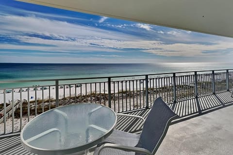 Blu 606 Balcony