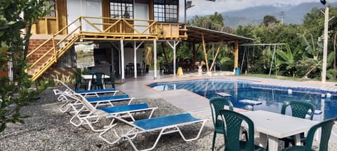 Exercise/lap pool