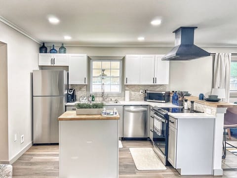 Kitchen area ready to be utilized!