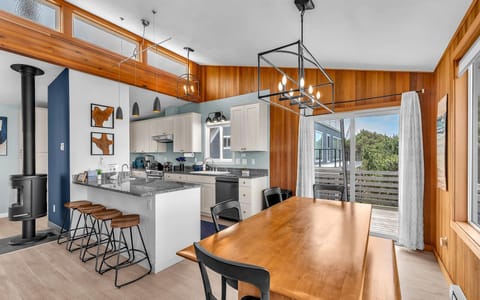 2nd story dining room