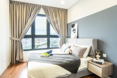 Deluxe Apartment | 3 bedrooms, hypo-allergenic bedding, individually decorated, desk
