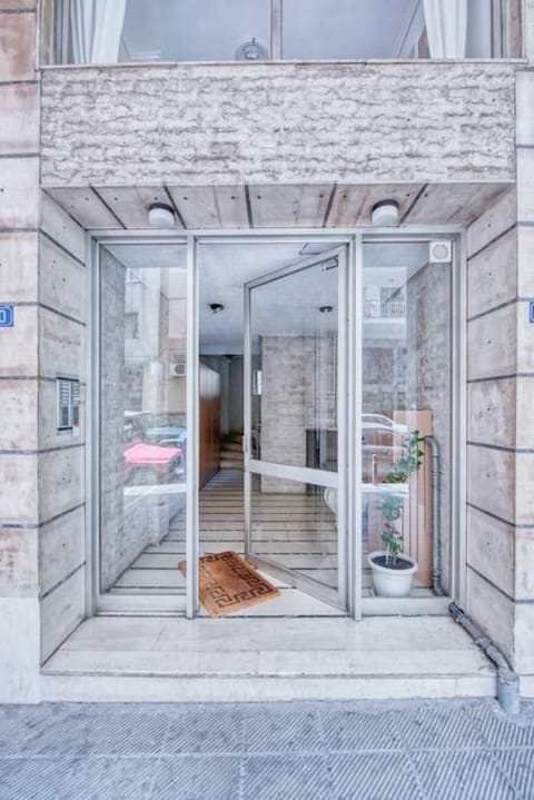 House, Smoking | 2 bedrooms, desk