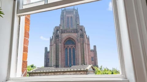 Upper Duke Street Apartment, Liverpool - Host & Stay