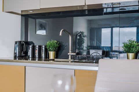 Waterfront View, Liverpool - Host & Stay