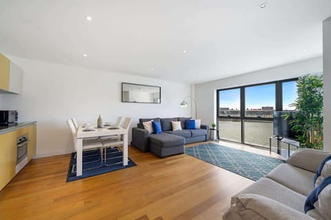 Waterfront View, Liverpool - Host & Stay