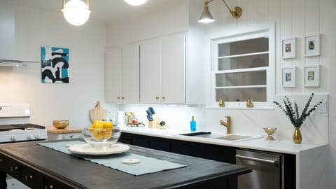 Kitchen island with seating 