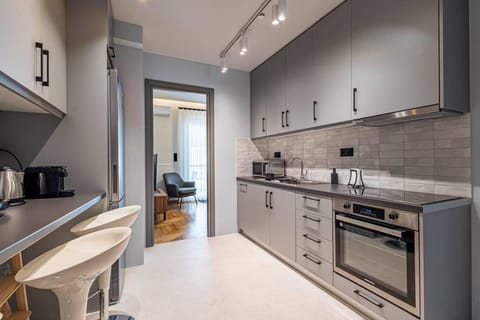 House | 1 bedroom, desk