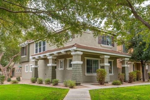Welcome to our home in Gilbert. The house is located in a beautiful neighborhood that is very green and very family friendly.