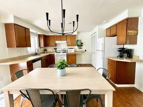 Both a 12-pot coffee pot and Keurig are provided.