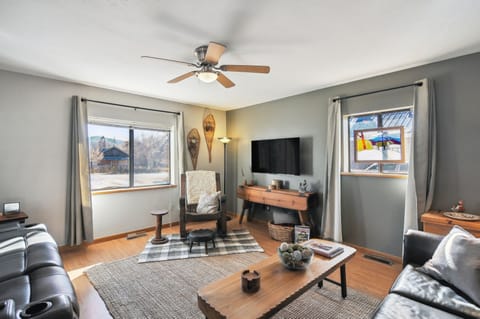 Chama Vacation Rental | 2BR | 1BA | 1,200 Sq Ft | 3 Steps Required