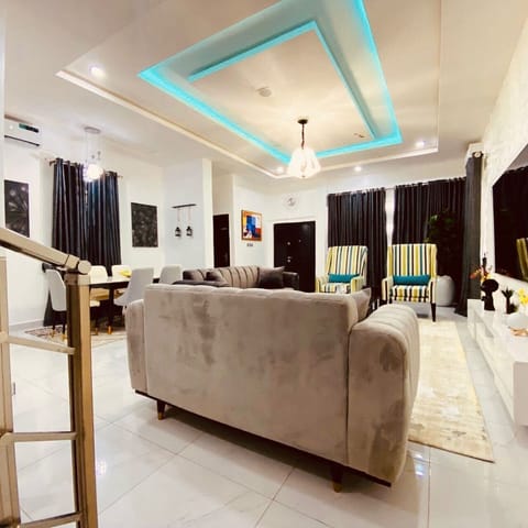 Luxury Room | Living area